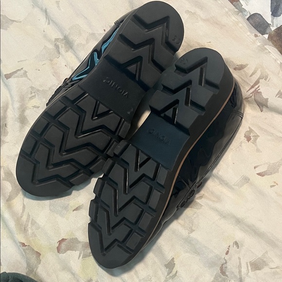 Vionic Shiny Black Women's Loafers - Picture 3 of 7